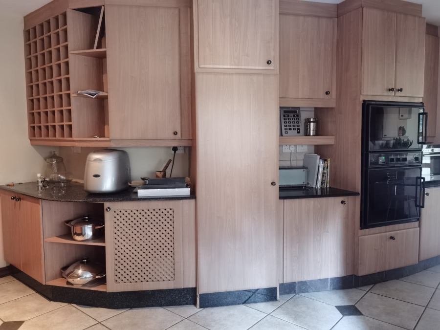 3 Bedroom Property for Sale in Kosmos Ridge North West